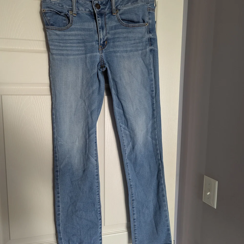 American Eagle Outfitters Straight Super Stretch Light Wash Jeans - Picture 1 of 5